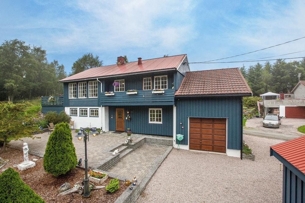 Innholdsrik enebolig på Kårvåg Galleribilde