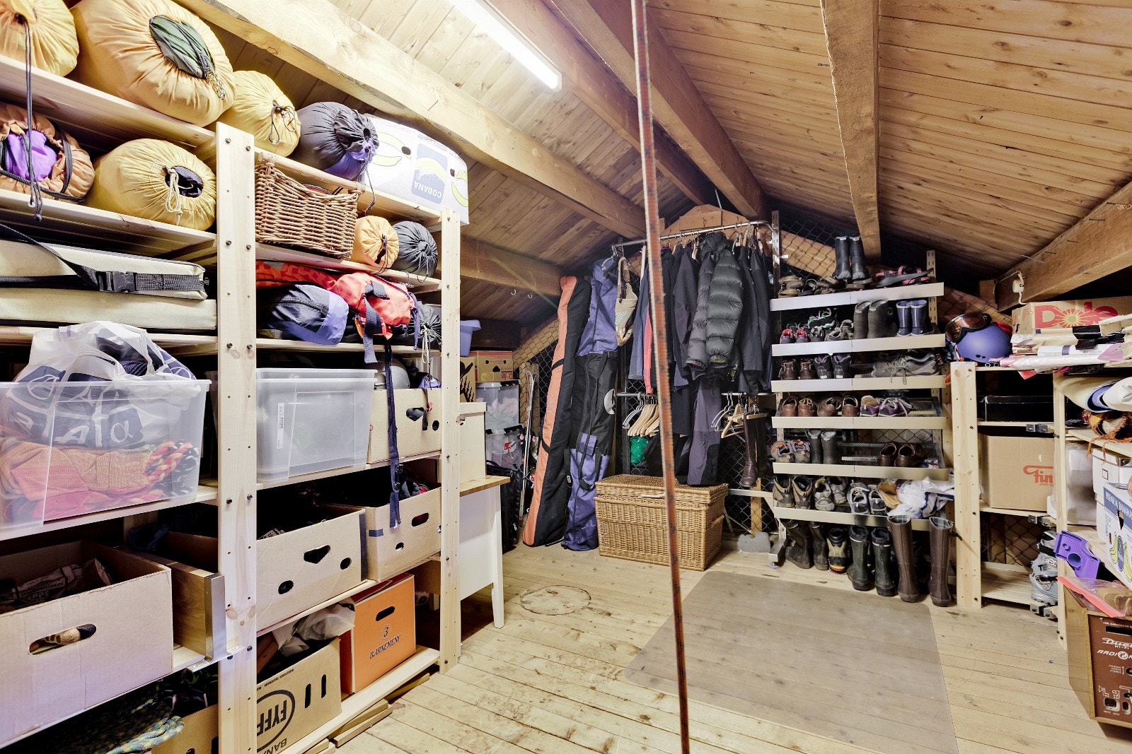 God lagringsplass på loftet Galleribilde