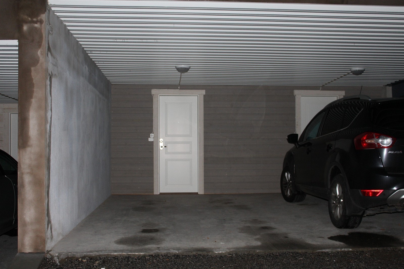 Carport med bod. Galleribilde