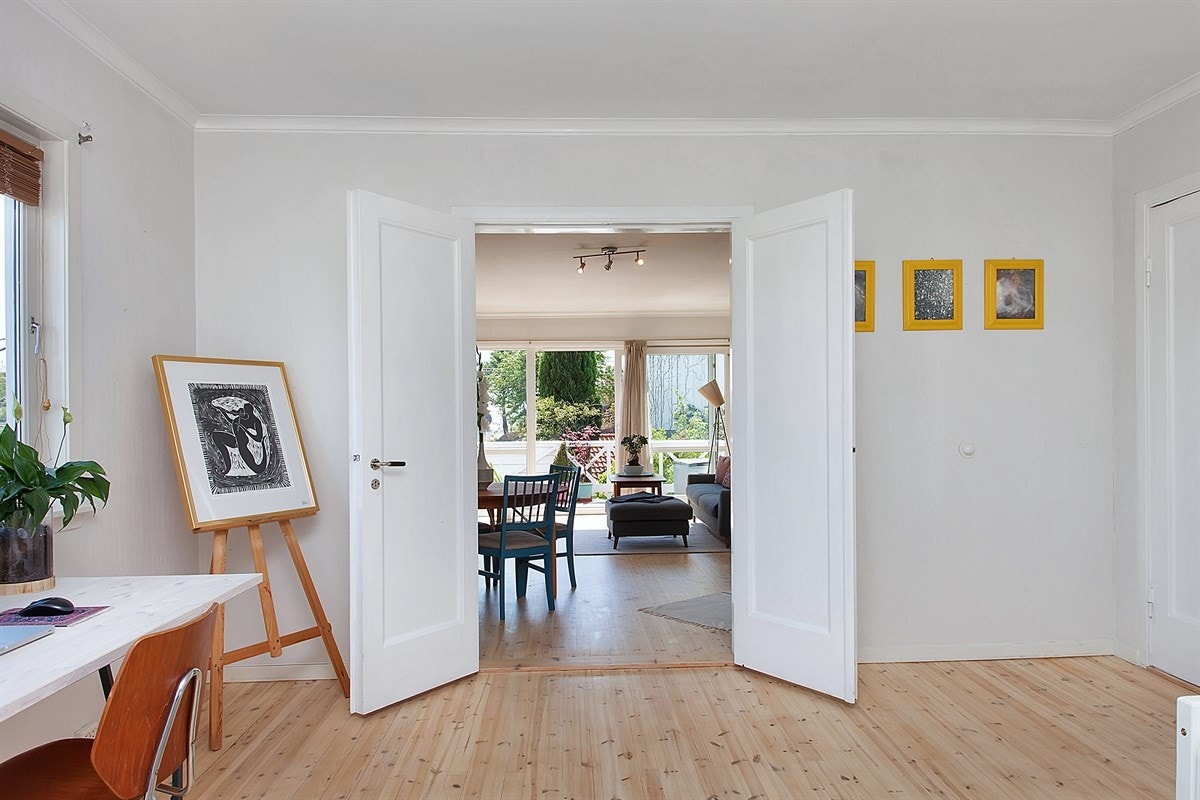 Bilde tatt fra det ene soverommet mot stue. Galleribilde