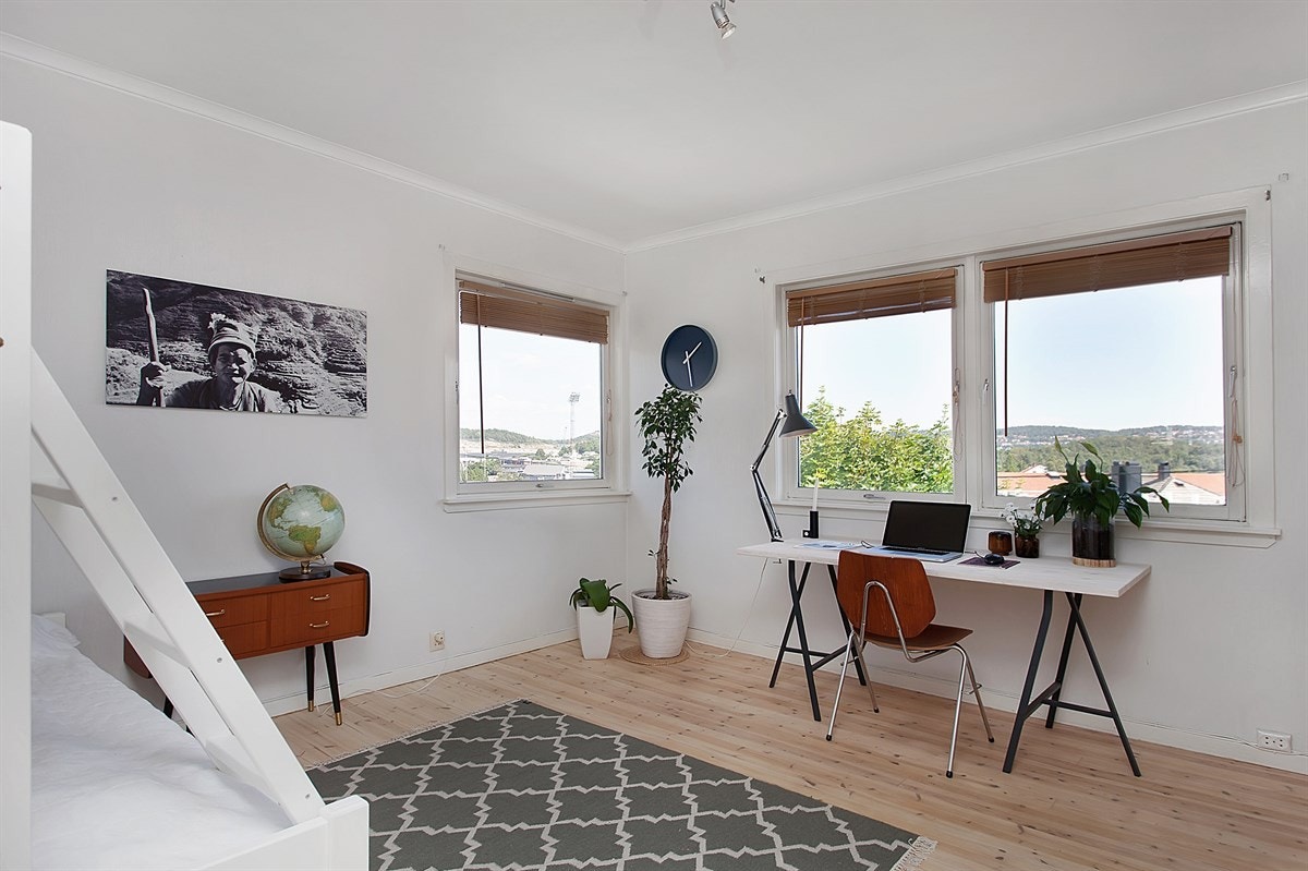 Det andre soverommet har tilgang både fra gang og stue. Galleribilde