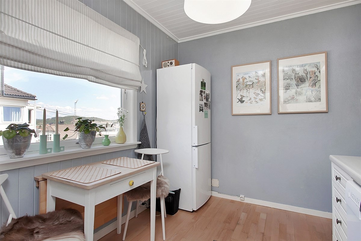 På kjøkken er det god plass for frokostbord. Galleribilde