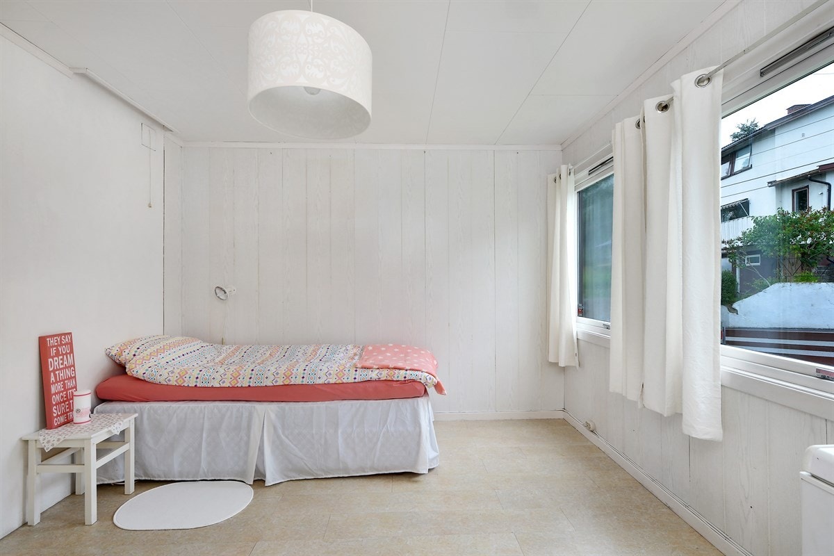 Soverom 2 i 1.etg. Galleribilde