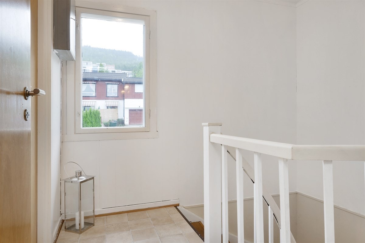 Gang i 2.etg. med inngang til soverom 4 som ikke er avbildet. Galleribilde