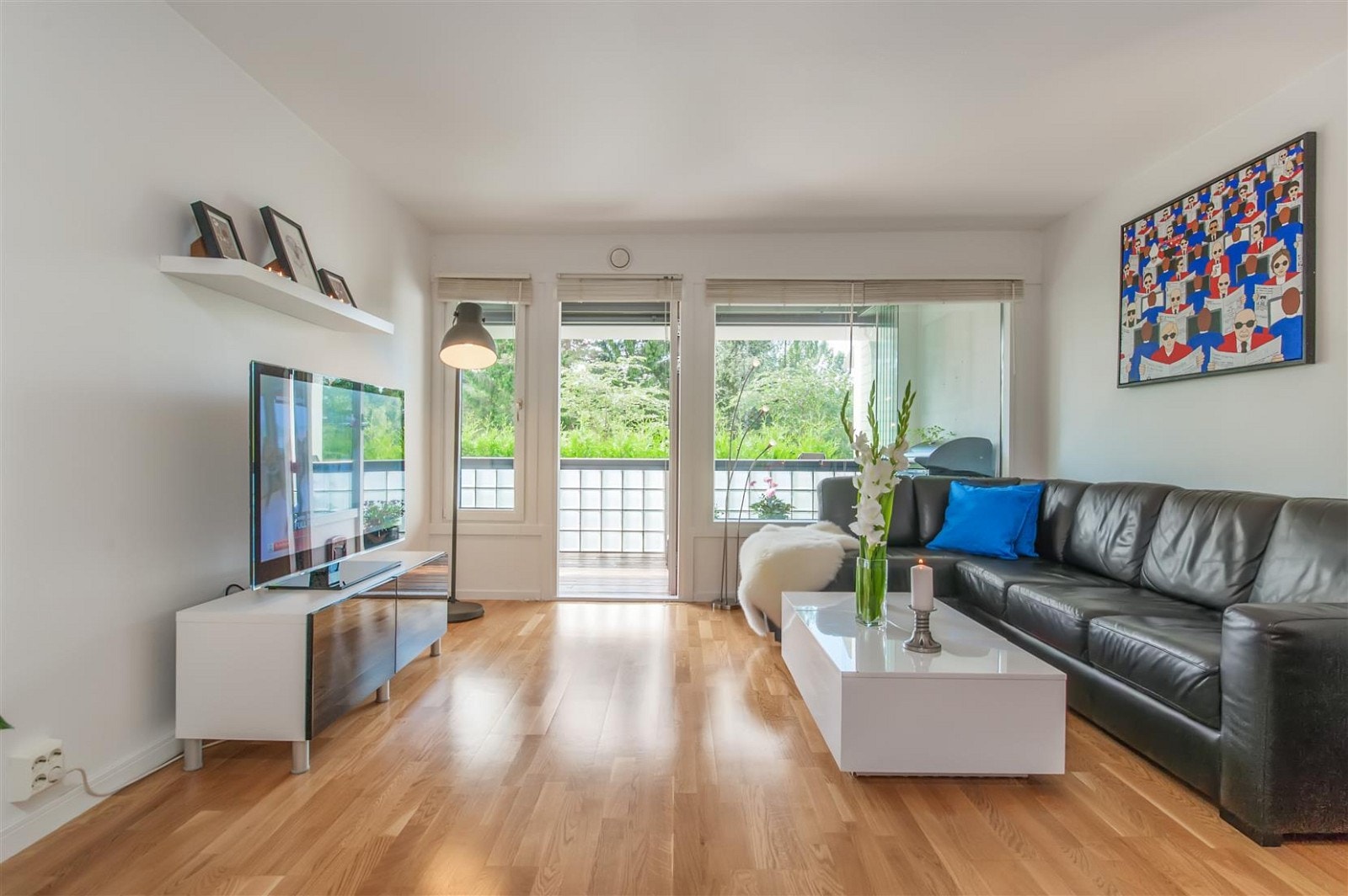 Sverre Iversens vei 23 presenteres av Jacob Lothe Carvallo Galleribilde