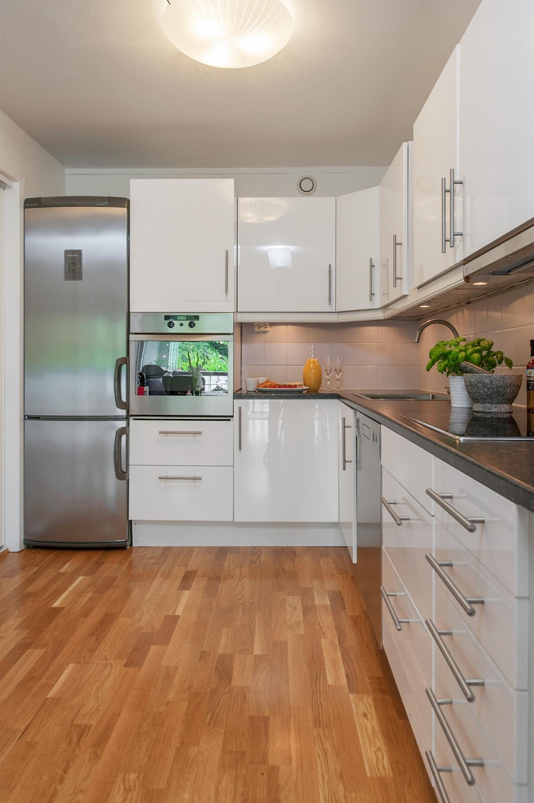 Sverre Iversens vei 23 presenteres av Jacob Lothe Carvallo Galleribilde