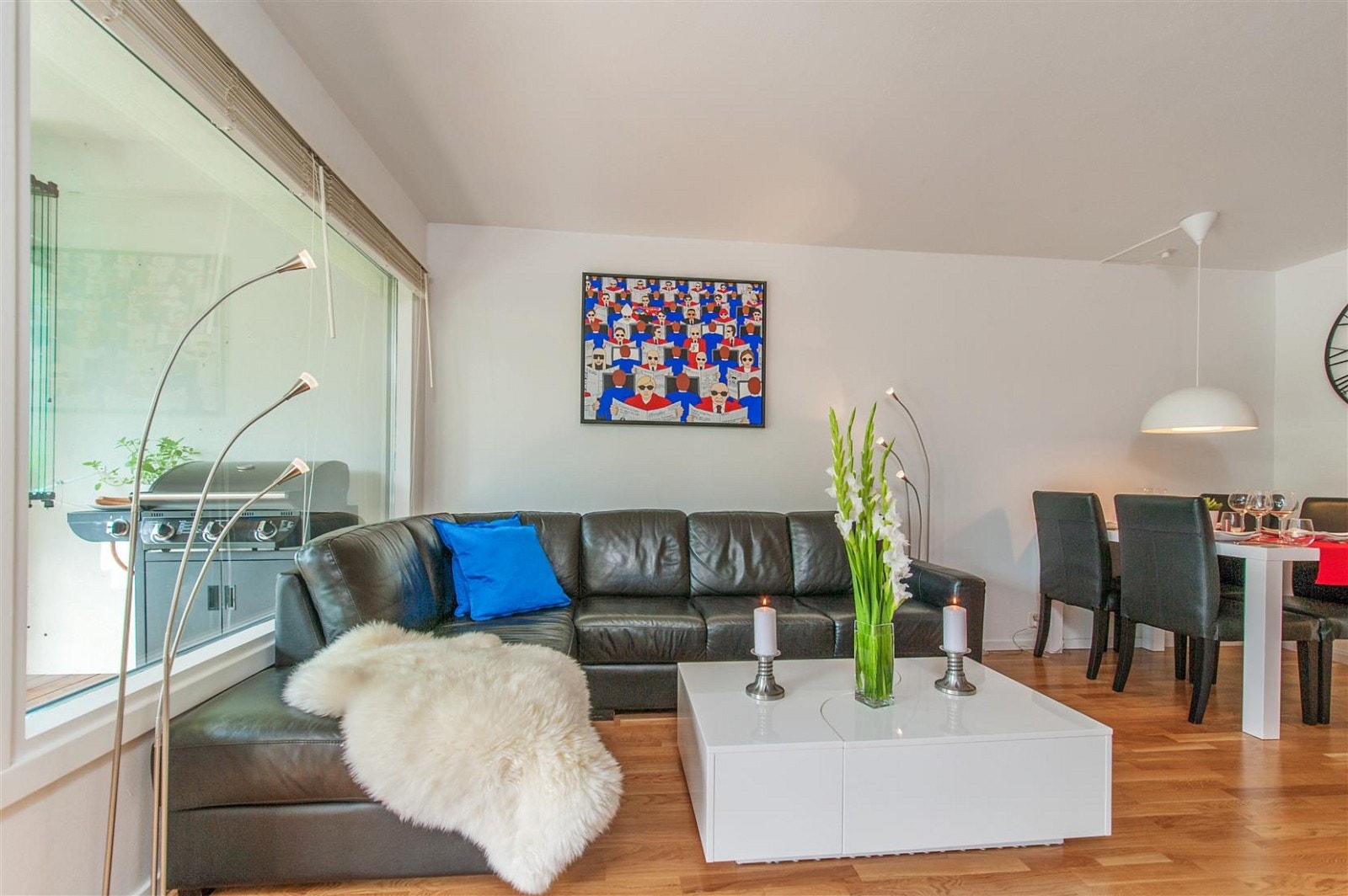 Sverre Iversens vei 23 presenteres av Jacob Lothe Carvallo Galleribilde