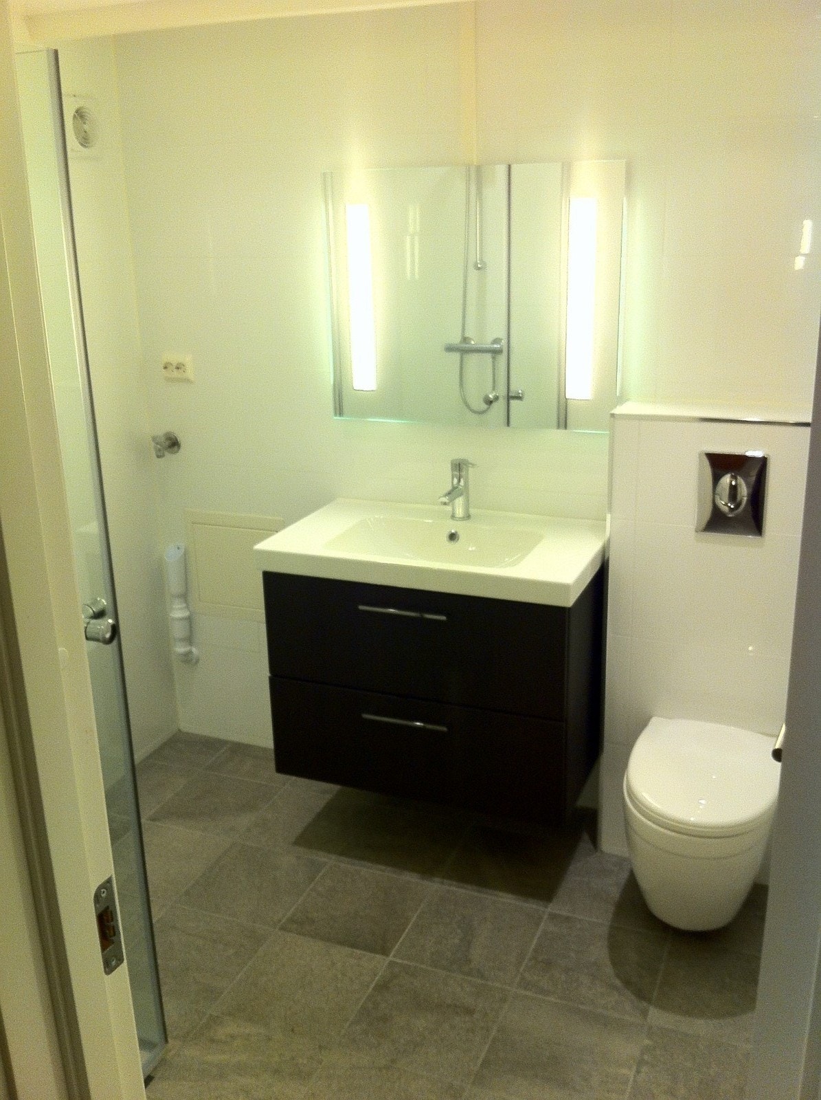 Bad med opplegg for vaskemaskin Galleribilde