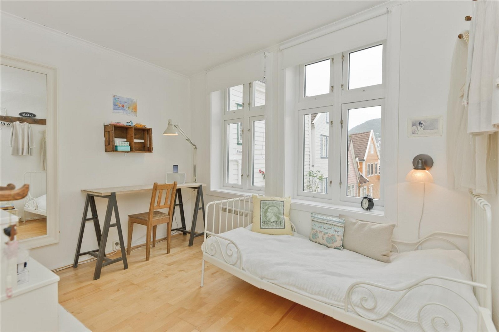 Lyst og luftig soverom. Galleribilde