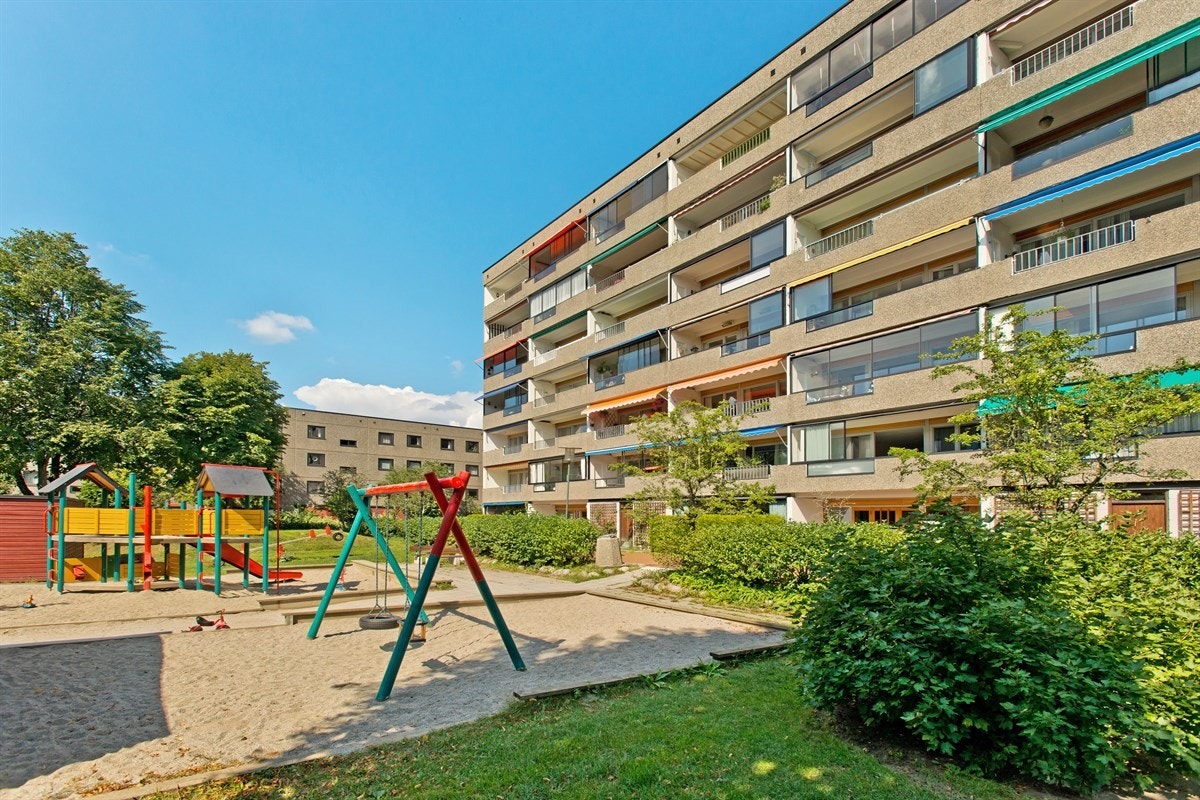 Meklenborg borettslag er meget veldrevet og ligger stille og skjermet til rett ved Mærradalen Galleribilde