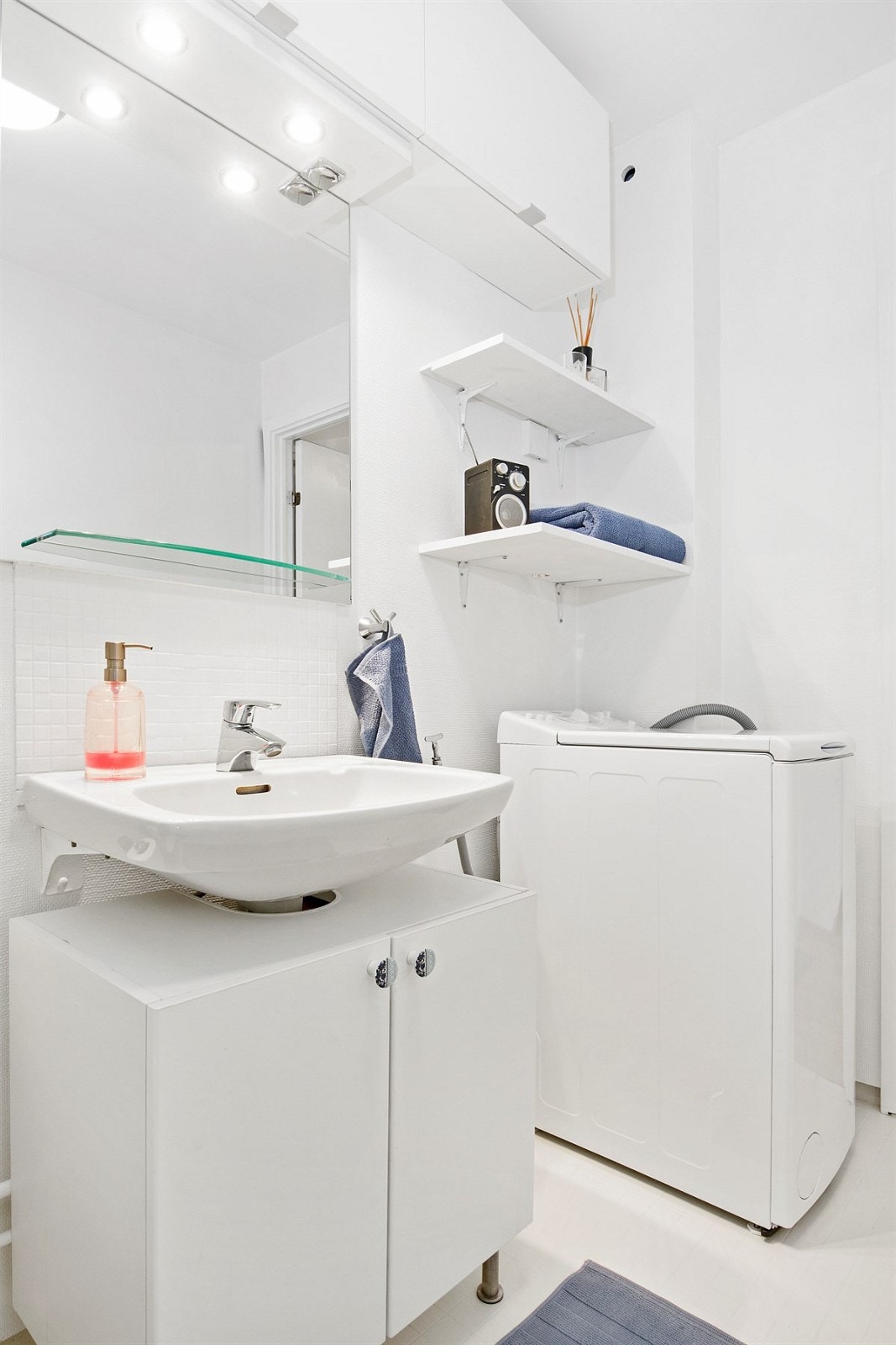 Opplegg for egen vaskemaskin (det er også bruksrett til fellesvaskeri i borettslaget) Galleribilde