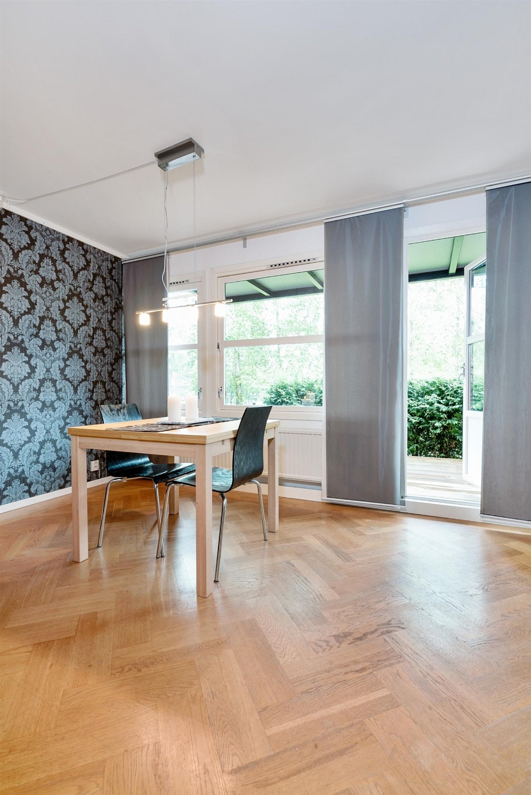 Det er god plass til et spisebord til 6. Galleribilde