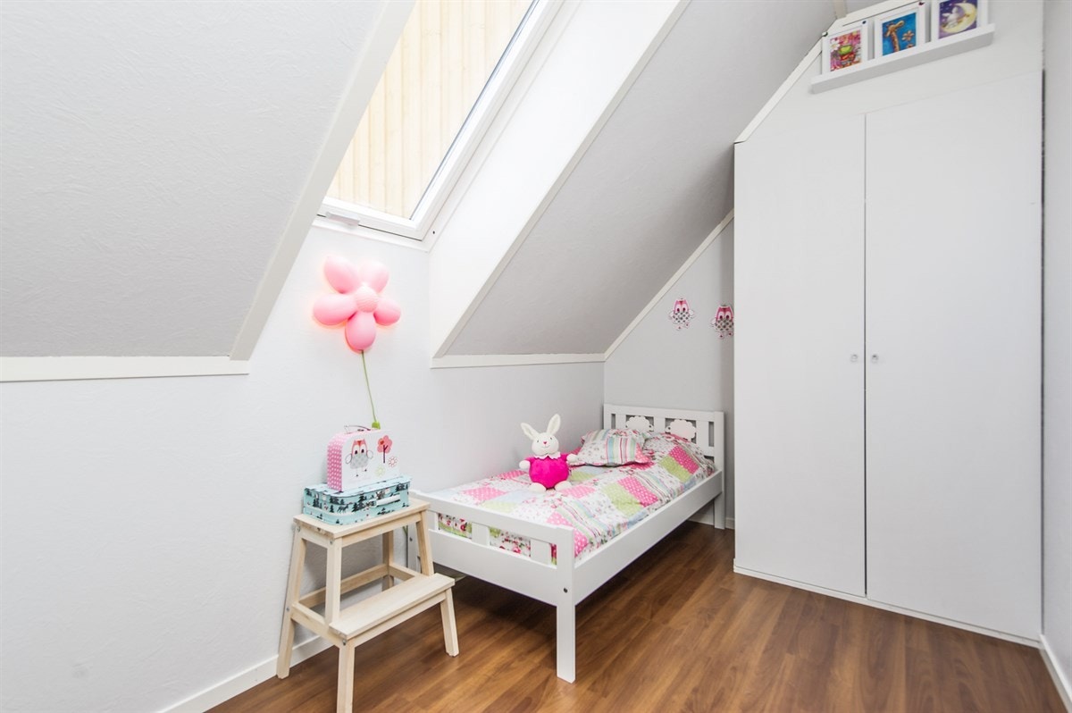 Soverom oppe Galleribilde