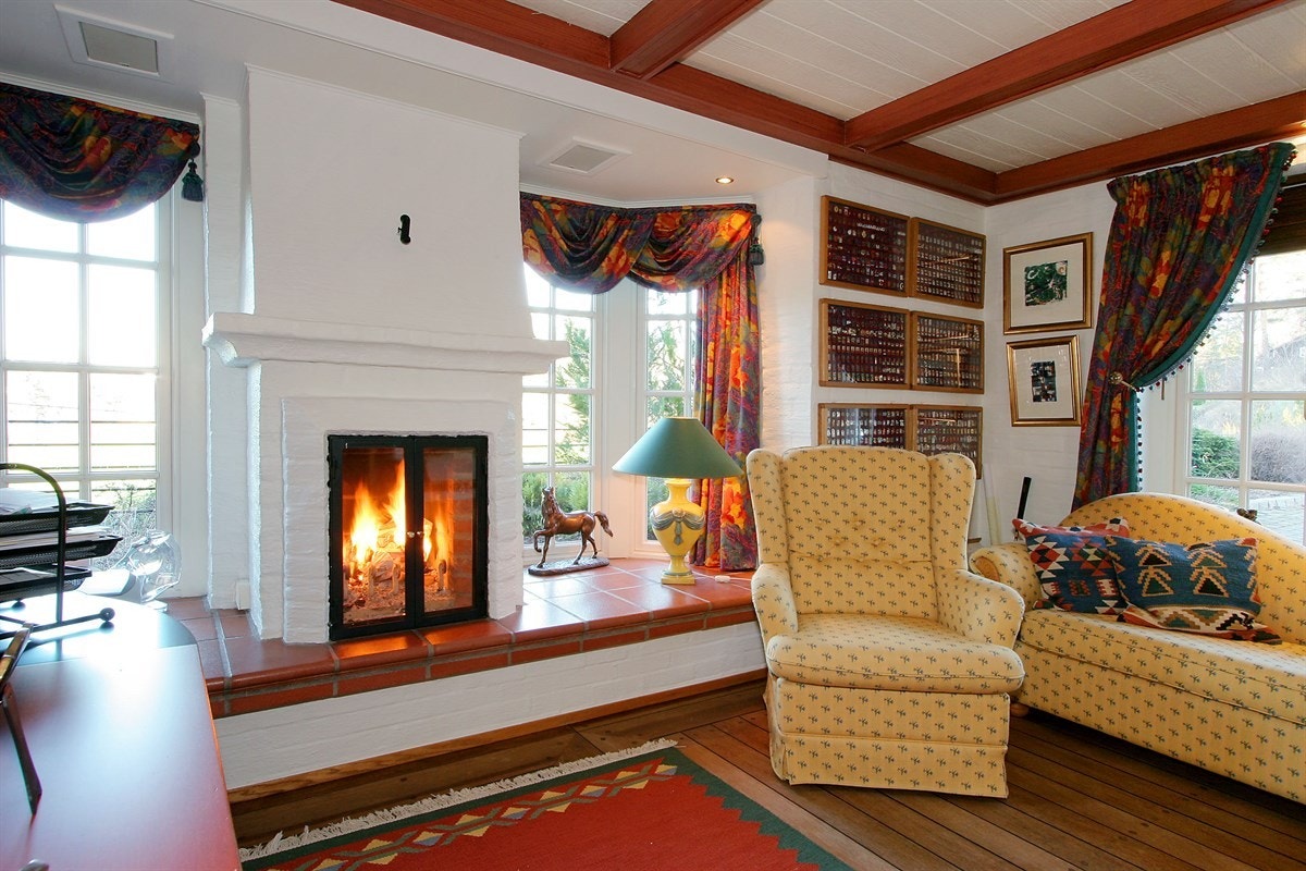 Damhaug og Nordvik har gleden av å presentere en unik og eksklusiv ariktekttegnet eiendom på Nesøya Galleribilde