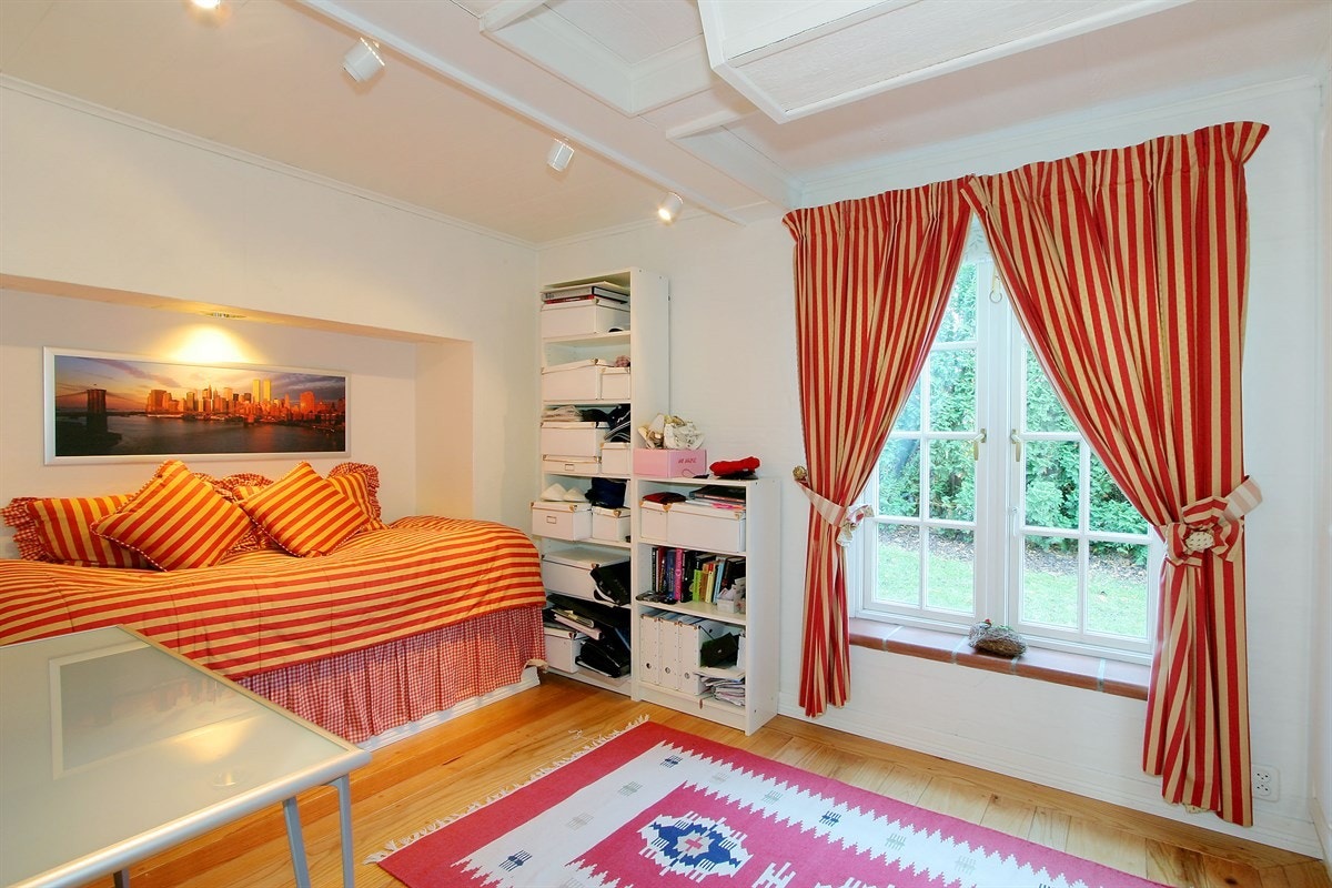 Damhaug og Nordvik har gleden av å presentere en unik og eksklusiv ariktekttegnet eiendom på Nesøya Galleribilde