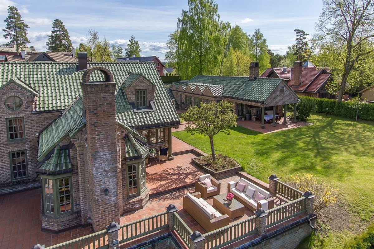 Damhaug og Nordvik har gleden av å presentere en unik og eksklusiv ariktekttegnet eiendom på Nesøya Galleribilde