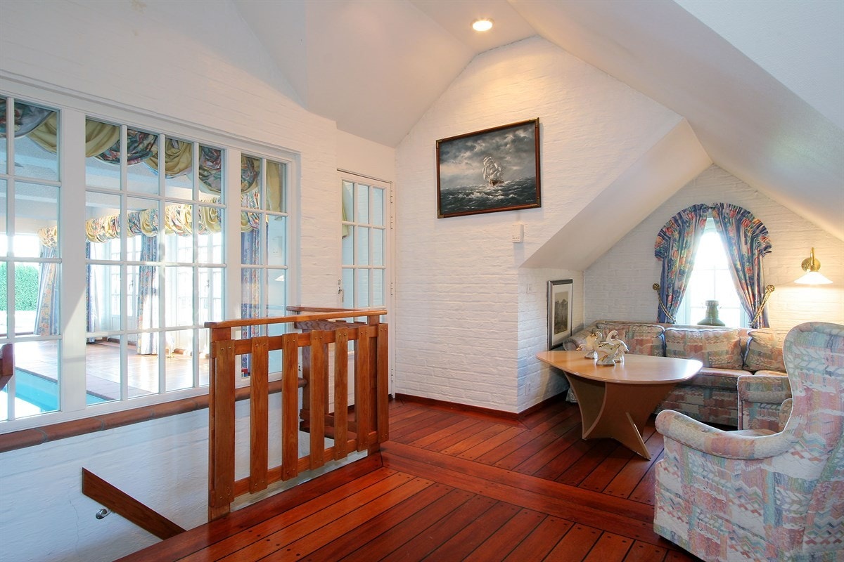 Damhaug og Nordvik har gleden av å presentere en unik og eksklusiv ariktekttegnet eiendom på Nesøya Galleribilde