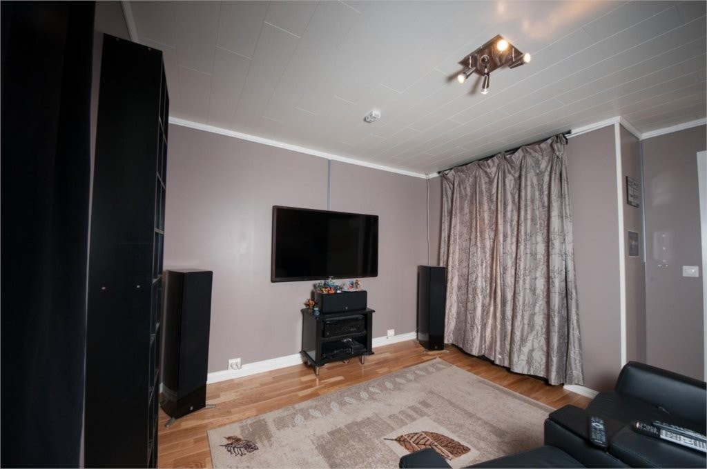 Kjellerstue/ tv-stue Galleribilde