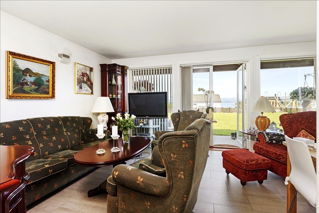 Stue/kjøkken i underetasje Galleribilde