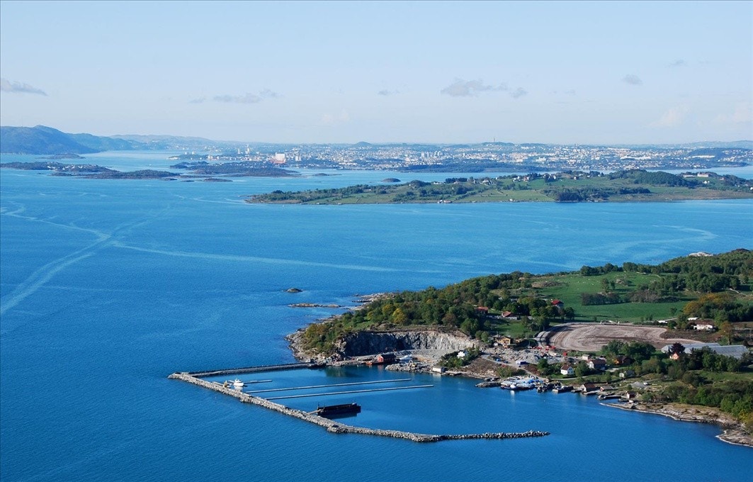 Ønsker du båtplass? Kontakt Rennesøy Marina som ligger kun 5 minutters kjøretur unna. http://www.rennesoymarina.no/ Galleribilde