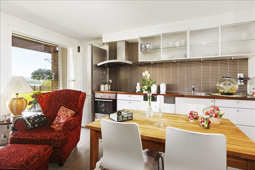 Stue/kjøkken i underetasje Galleribilde