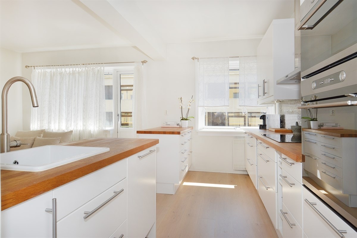 PRIVATmegleren presenterer Fagerborggata 6 C.
En delikat og påkostet 2-roms med balkong! Galleribilde