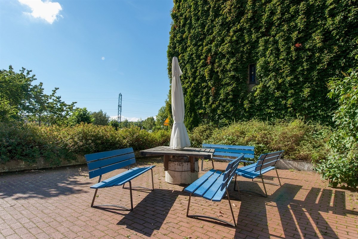 Pene opparbeidede fellesområder med sittegrupper. Galleribilde