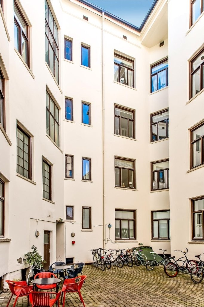 Bakgården Galleribilde