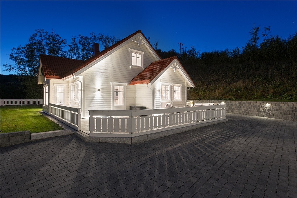 Kveldsstemning i Lebergsveien 193 Galleribilde