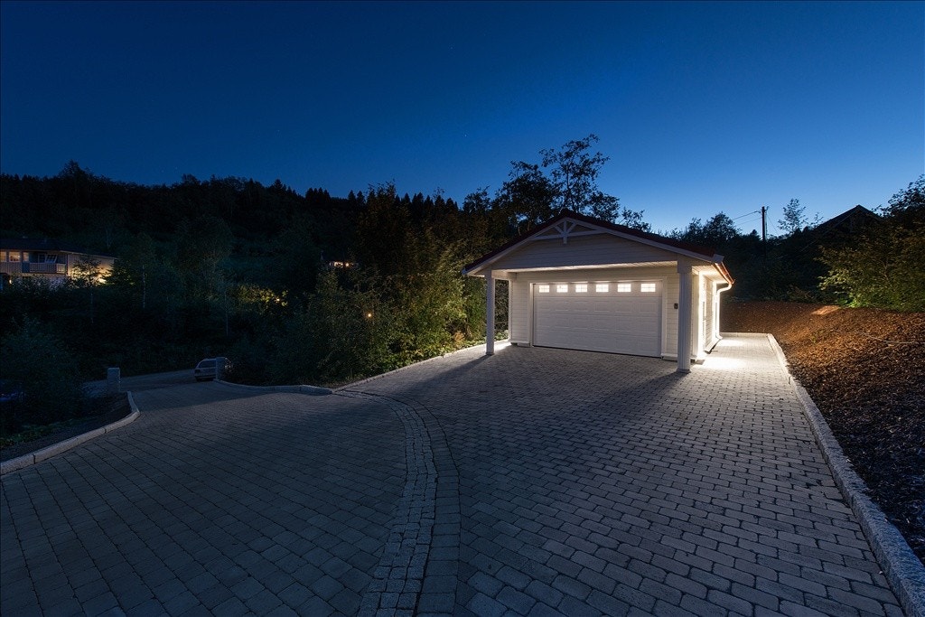 Garasje nummer 2 har også flott belysning Galleribilde