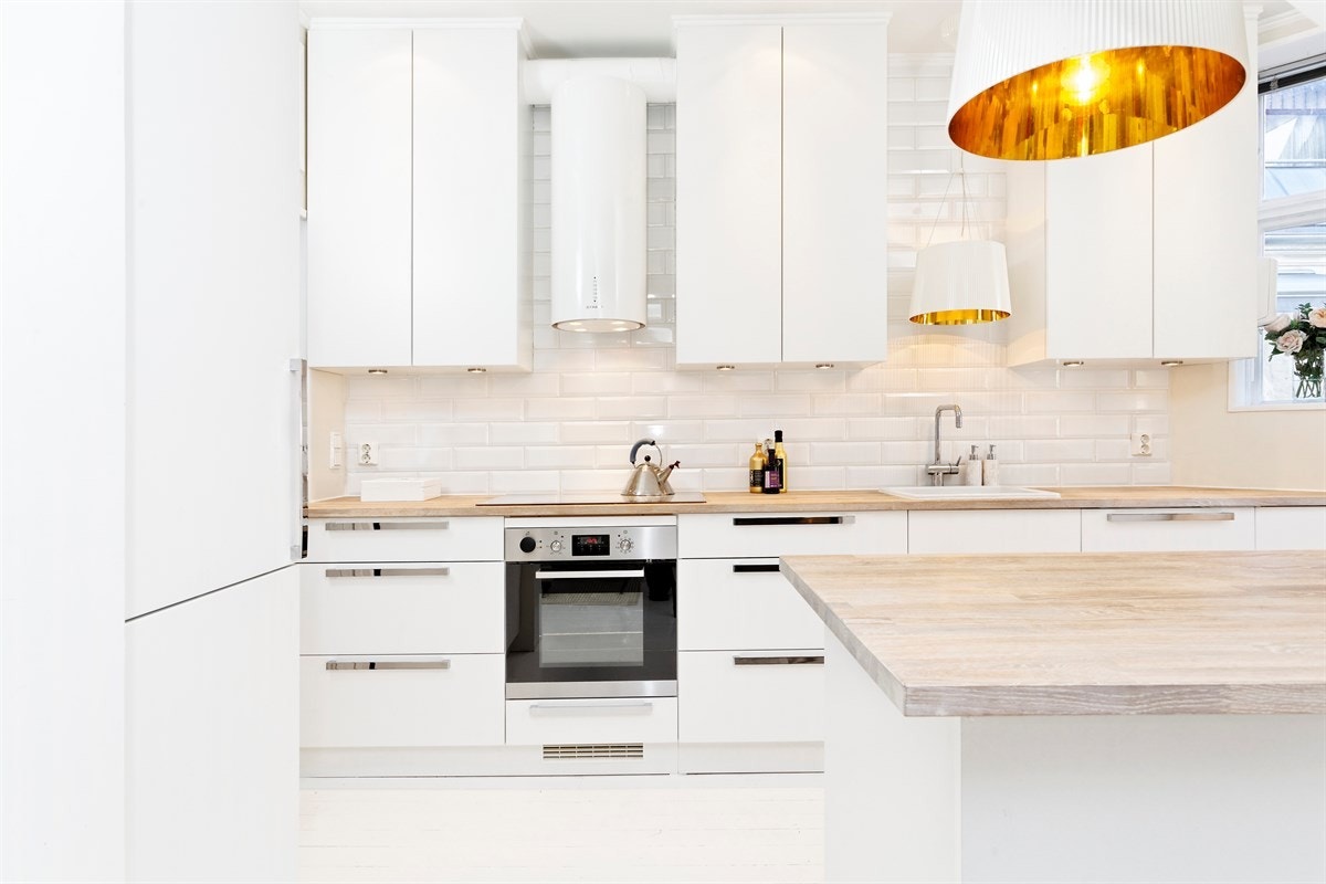 Nytt kjøkken fra kvik (2013) med integrerte hvitevarer Galleribilde