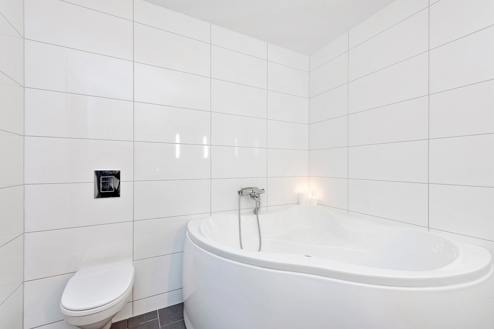 bad med hjørnekar Galleribilde