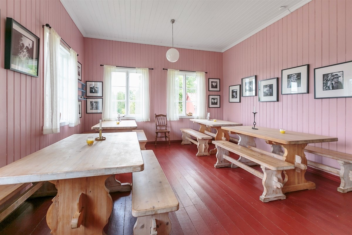 Forsamlingsrom i skolestua Galleribilde