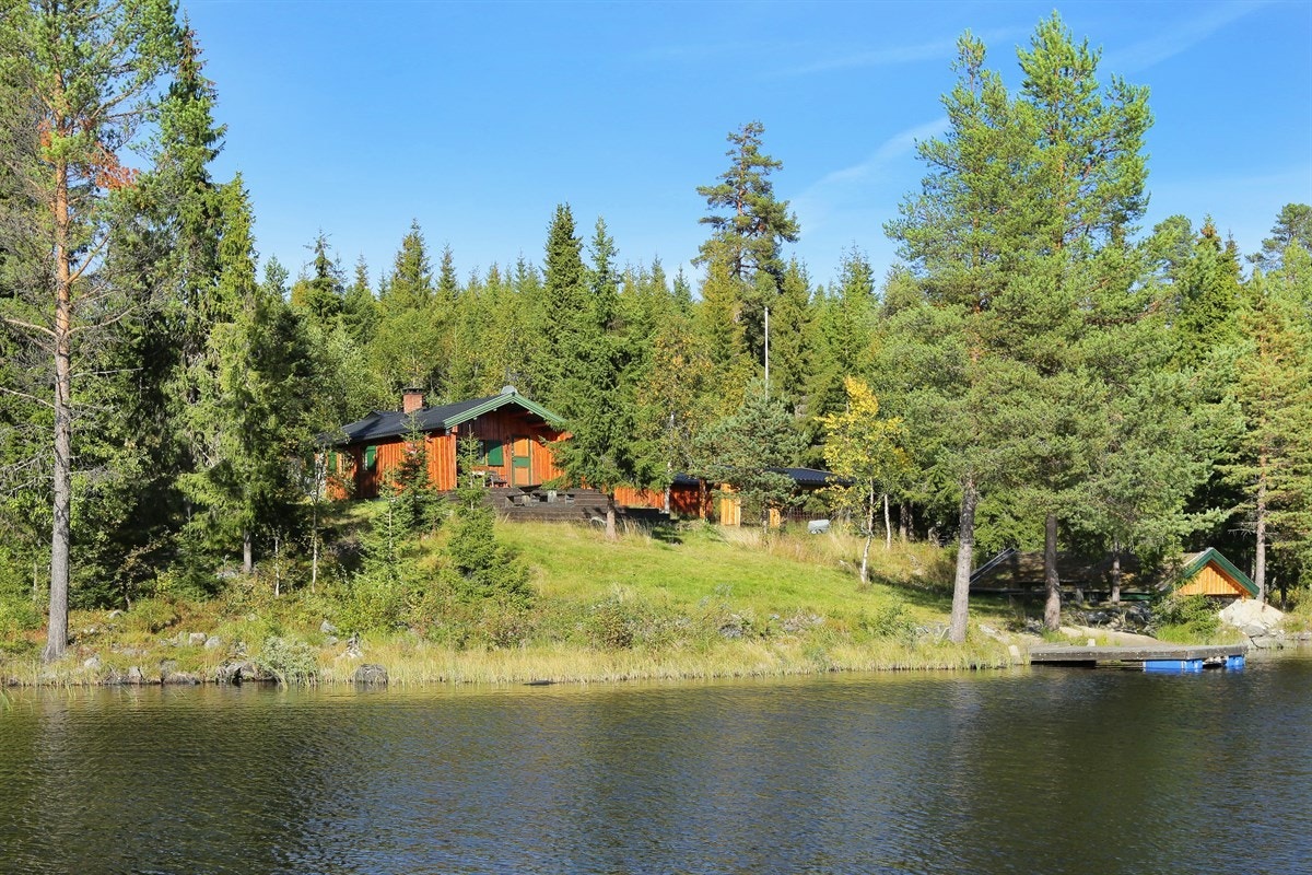 Velkommen til denne hyggelige eiendommen ved Vesle Øyangen! Galleribilde