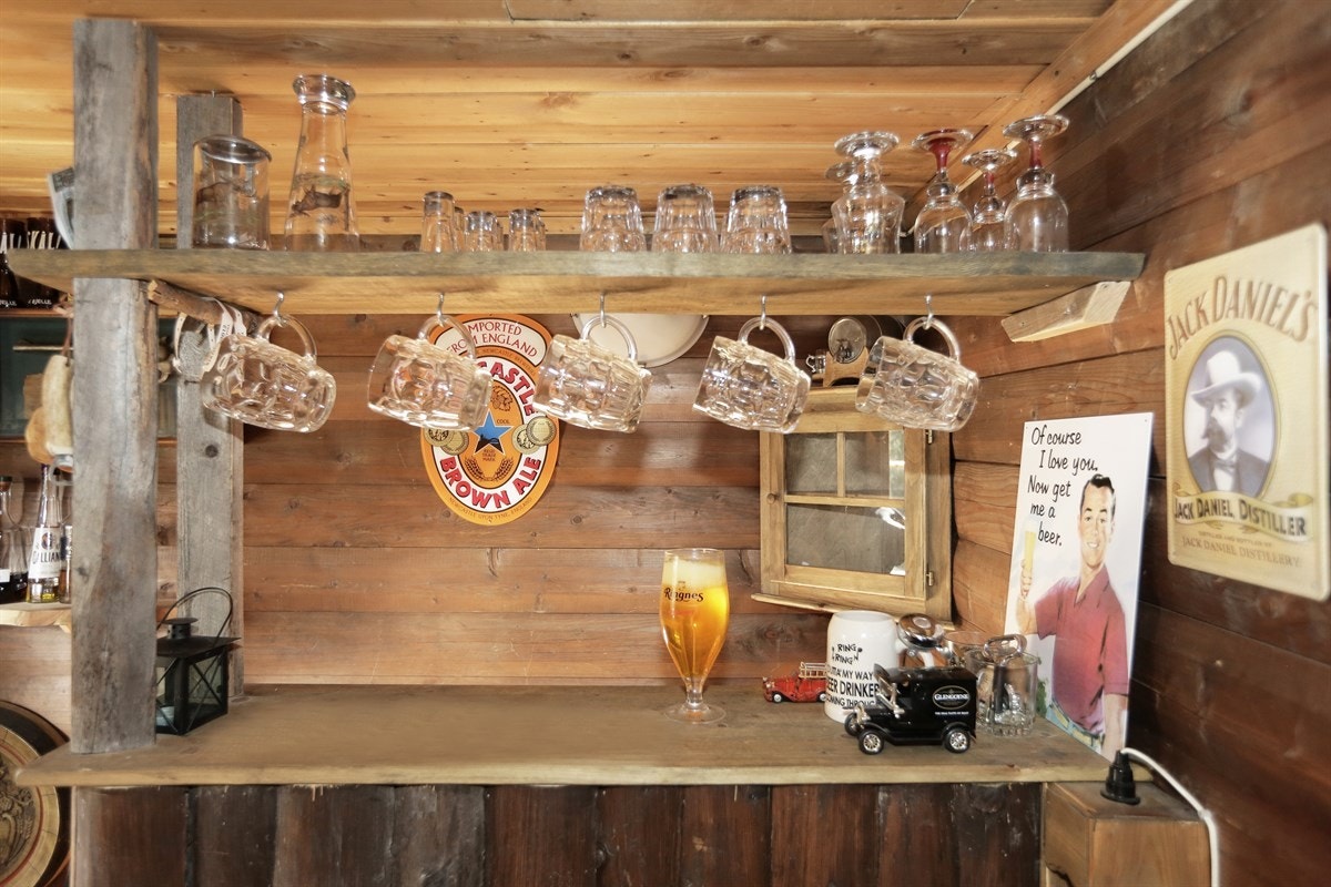 Fra baren. Galleribilde