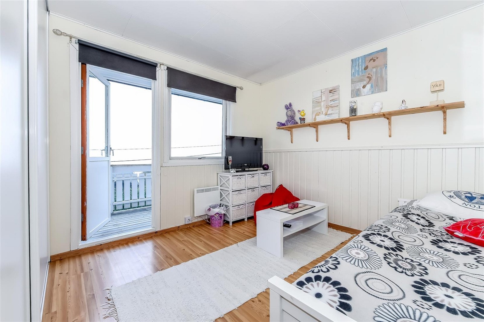 Soverom med utgang til veranda. Galleribilde