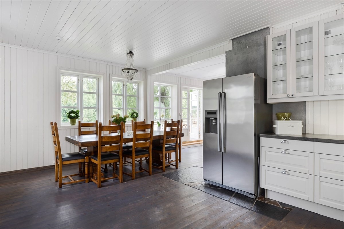 Spisestue/kjøkken i 1.etg. Galleribilde