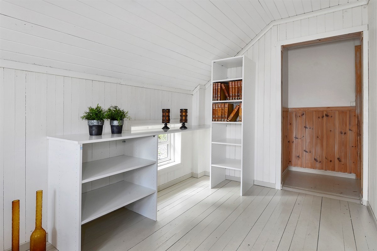 Walk-in-closet i 2.etg. Galleribilde