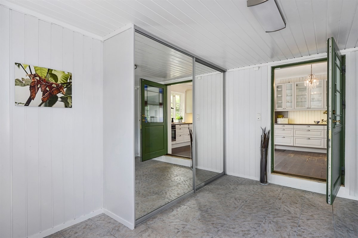 Hall i 1.etg. Galleribilde