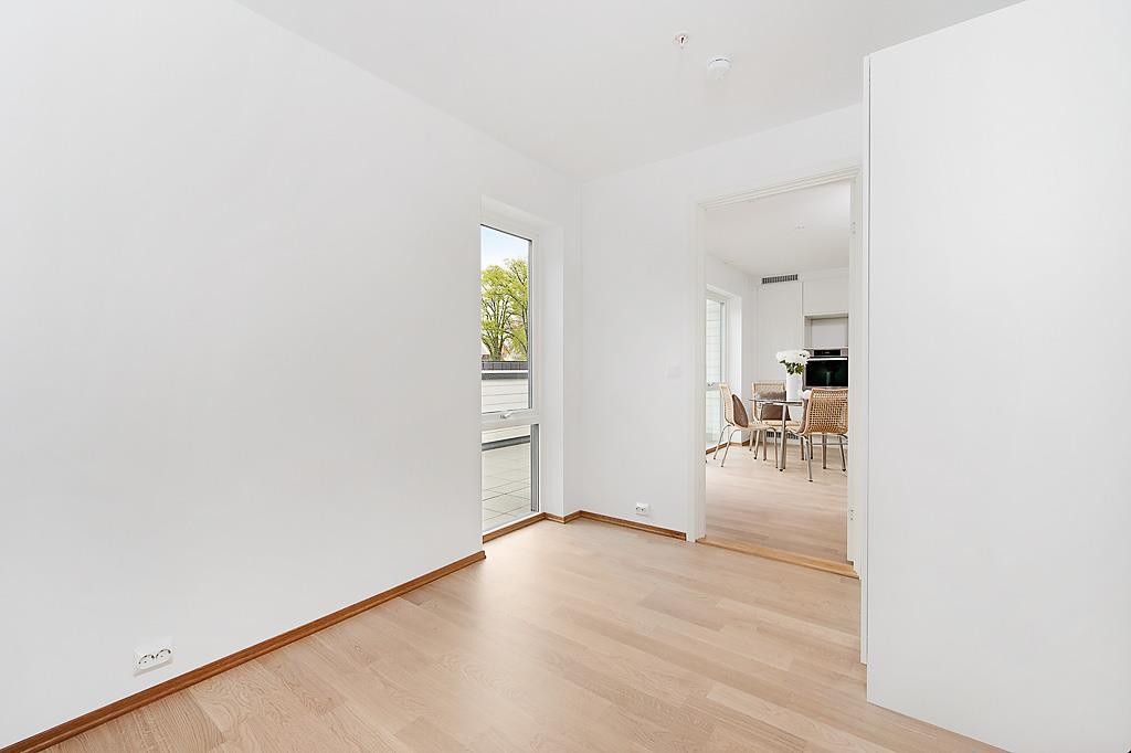 Soverom 2 med inngang til kjøkken Galleribilde