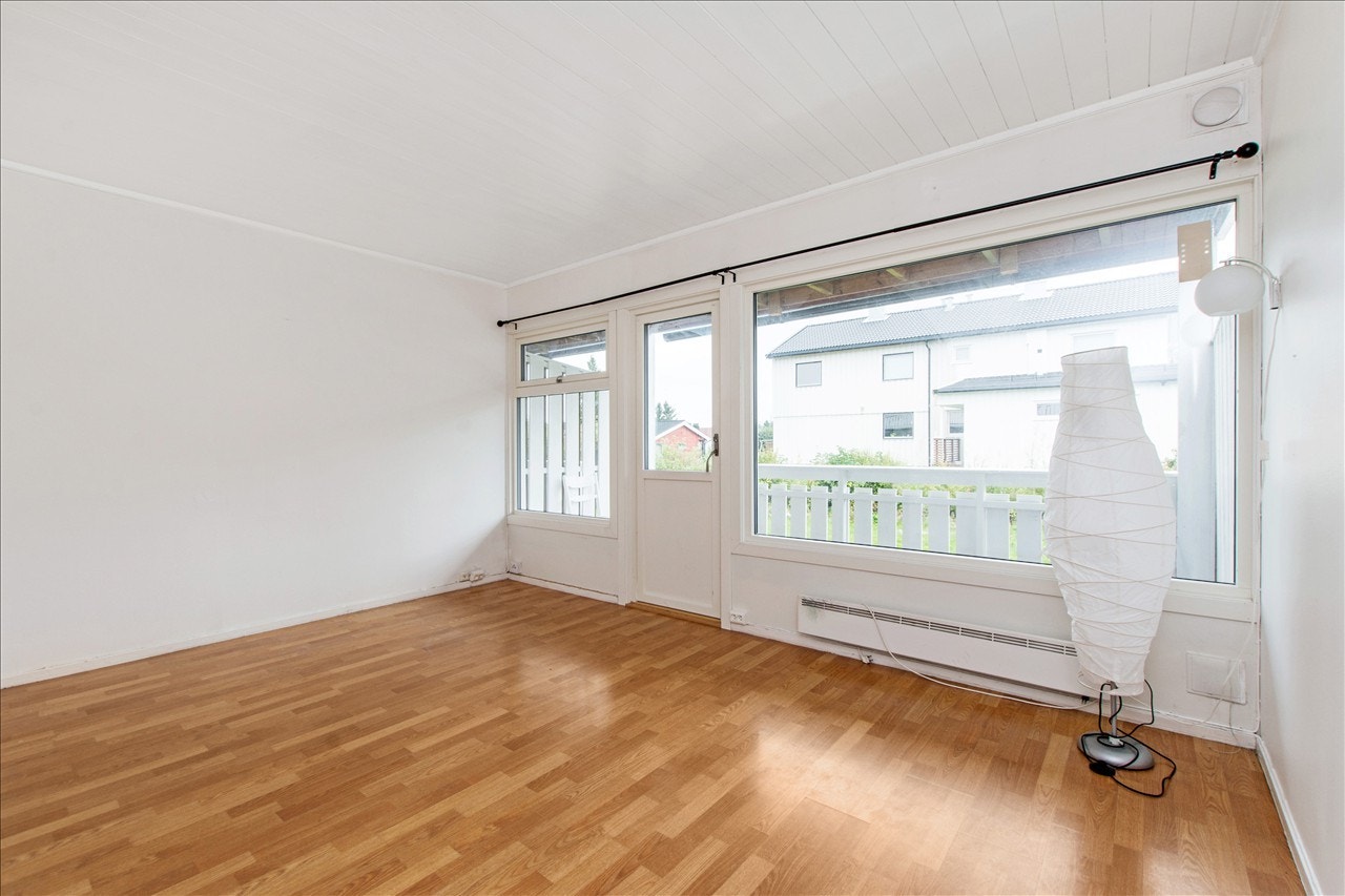 Stue - Utgang til solrik terrasse Galleribilde