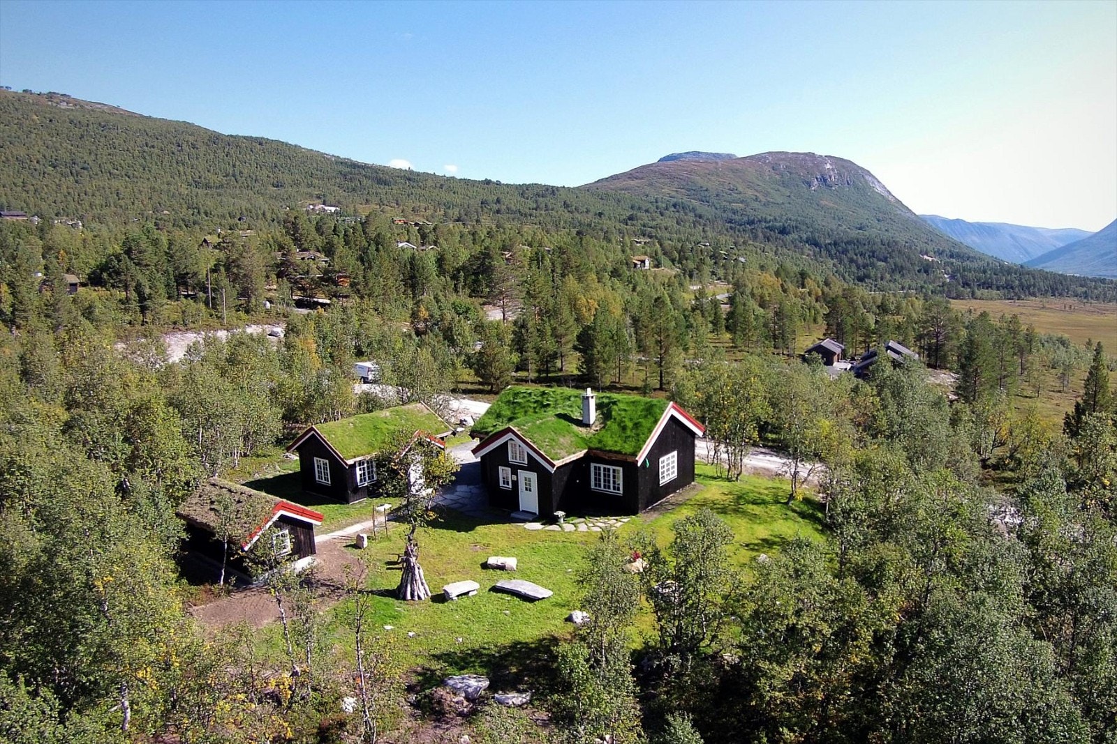 Pent opparbeidet tun Galleribilde