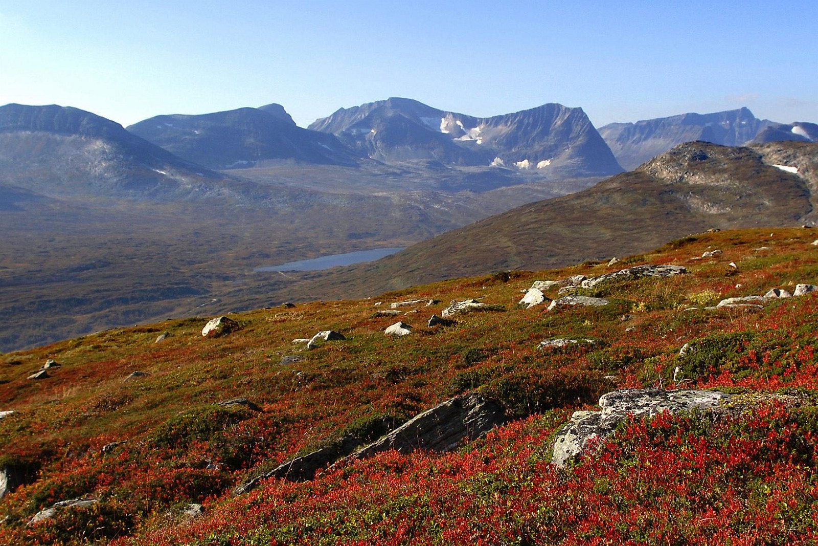 Eiendommen ligger i vakre Storlidalen, omkranset av storslått natur Galleribilde