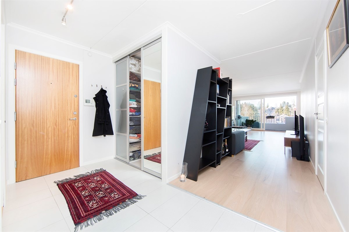 Entré. Galleribilde