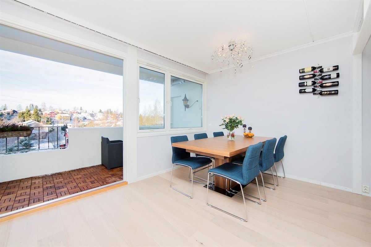 Stor spiseplass. Galleribilde