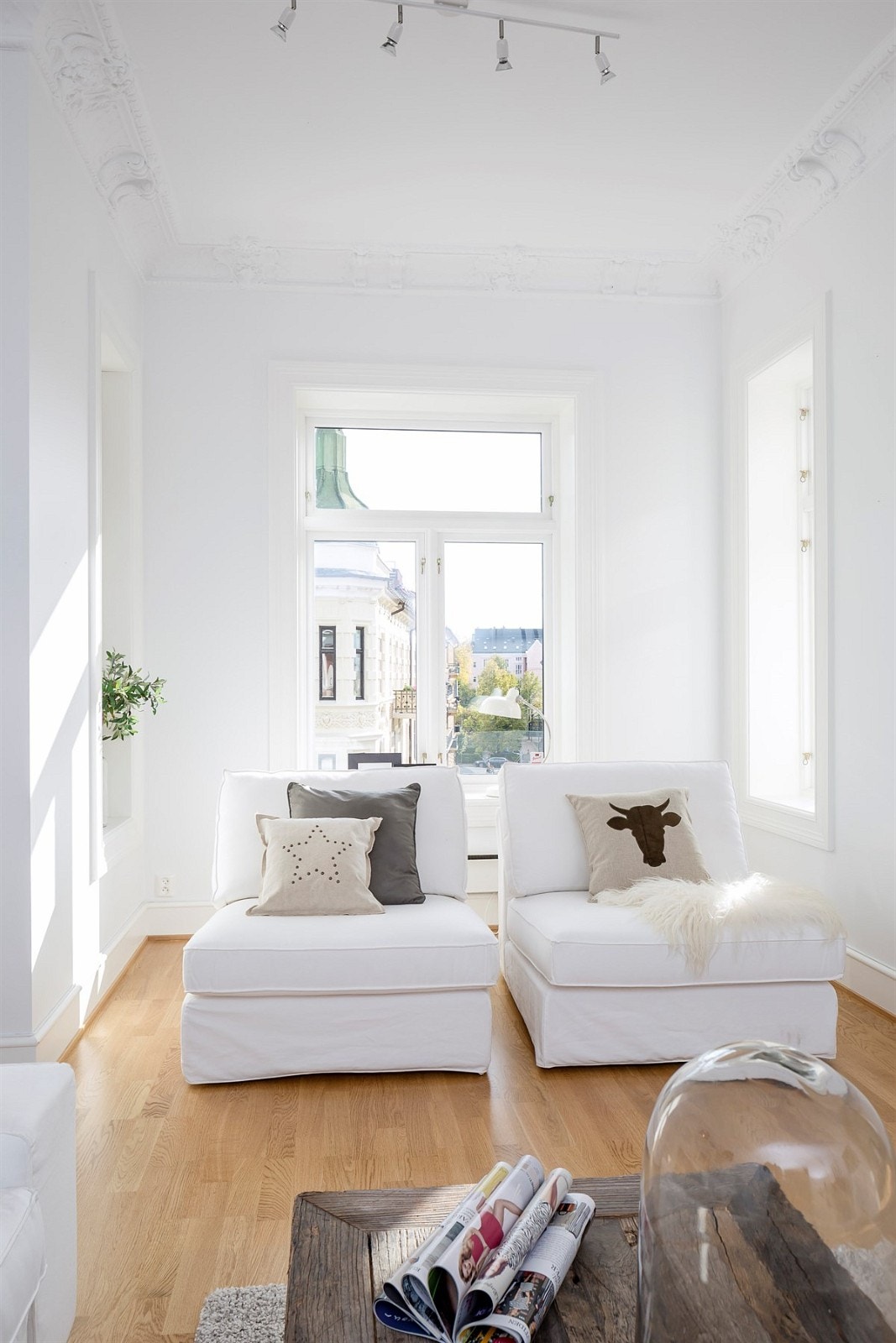 Stue - vinduer i 3 retninger i karnappen Galleribilde