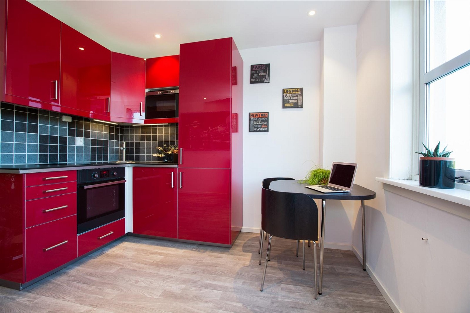 VELKOMMEN TIL VISNING - PRESENTERES AV IRFAN MIRZA v/DNB EIENDOM. Galleribilde