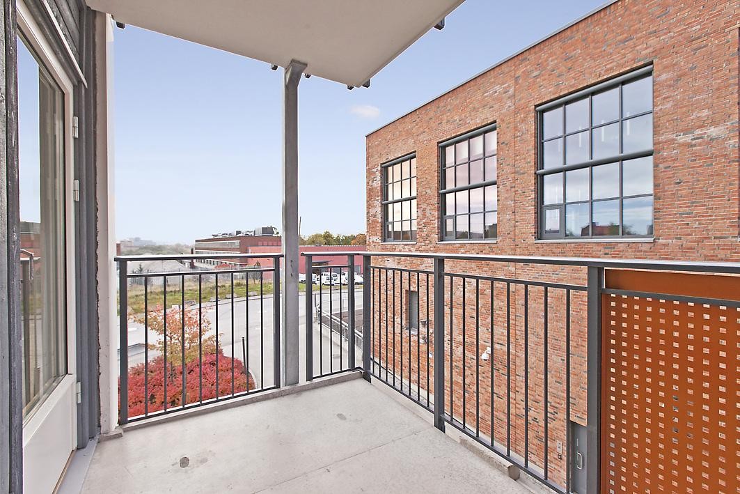 Balkong med gode solforhold Galleribilde