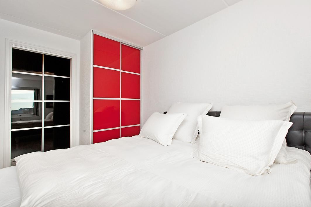 Soverom med walk in closet Galleribilde