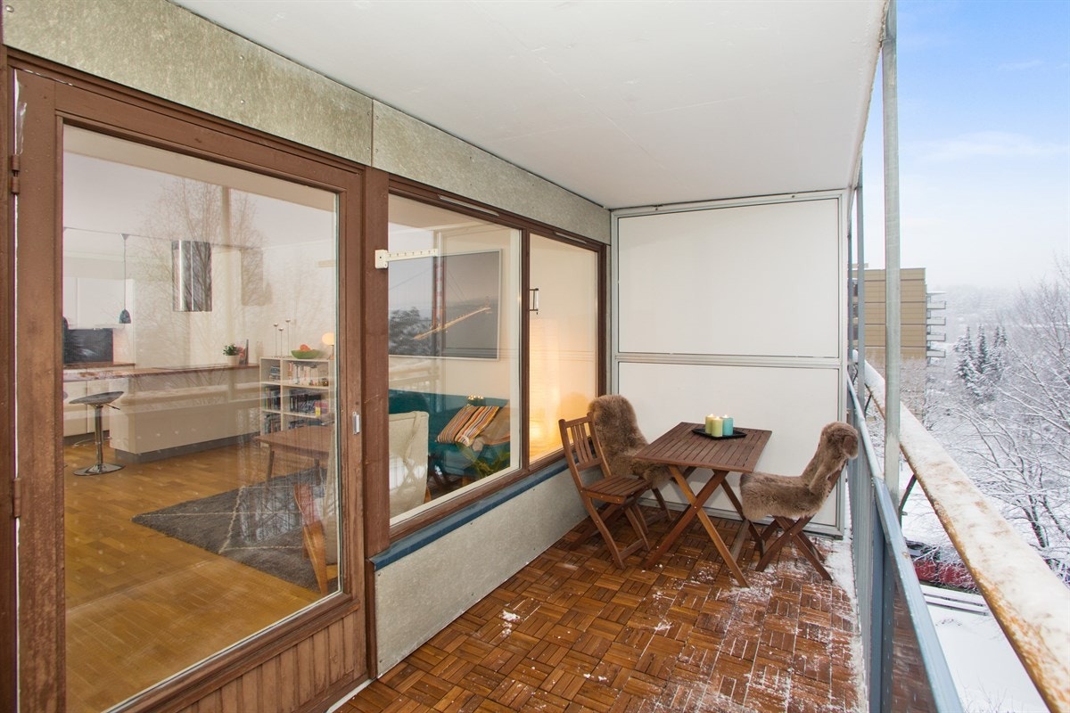 Koselig balkong med pent utsyn Galleribilde